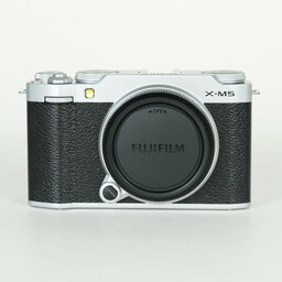 FUJIFILM X-M5 FUJIFILM X-M5