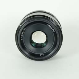 SONY E 35mm F1.8 OSS SEL35F18 SONY E 35mm F1.8 OSS SEL35F18