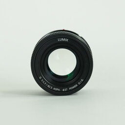 Panasonic LUMIX G 42.5mm / F1.7 ASPH. / POWER O.I.S.