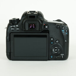 Canon EOS 9000D