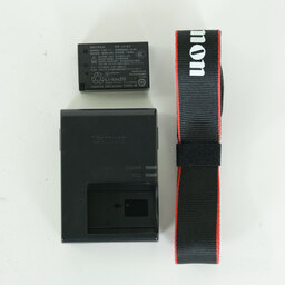 Canon EOS Kiss X8i