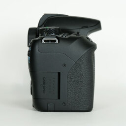Canon EOS Kiss X10i