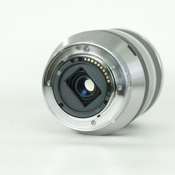 SONY E18-200mm F3.5-6.3 OSS SEL18200
