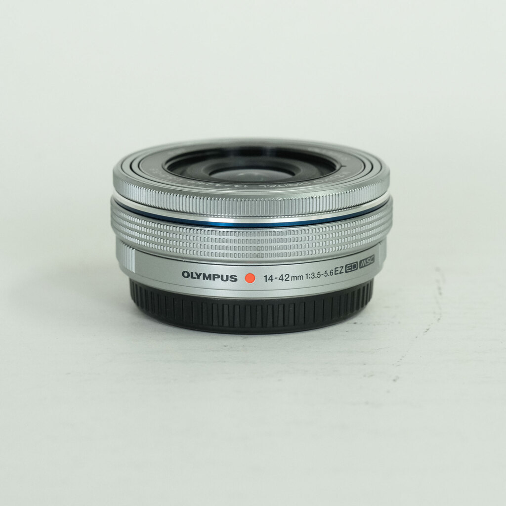 OLYMPUS M.ZUIKO DIGITAL ED 14-42mm F3.5-5.6 EZ シルバー