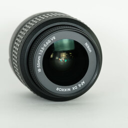 Nikon AF-S DX NIKKOR 18-55mm F3.5-5.6 G VR