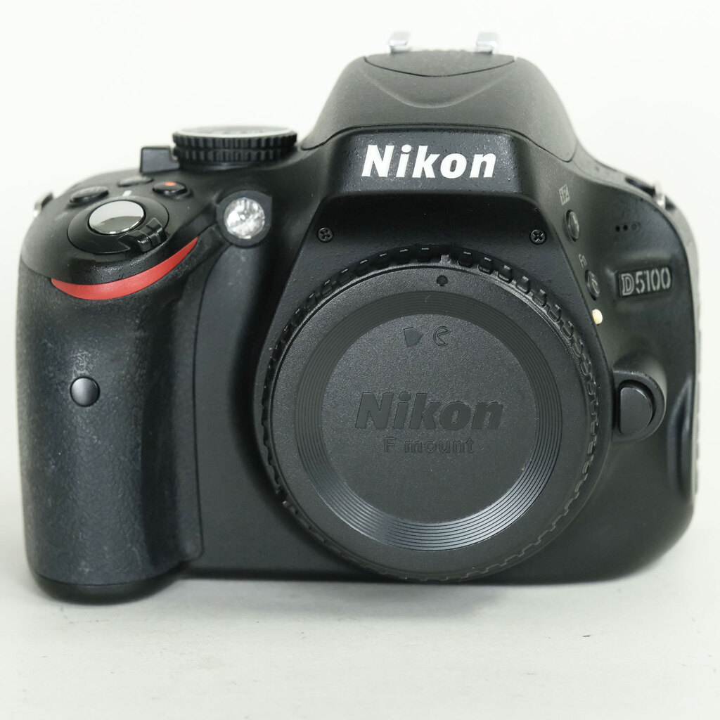 Nikon D5100 ボディ