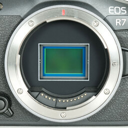 Canon EOS R7