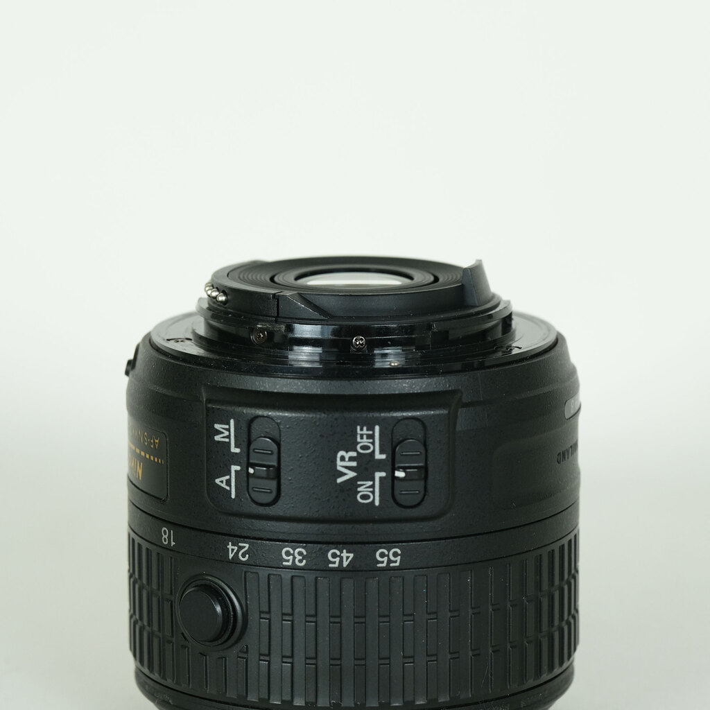 Nikon AF-S DX NIKKOR 18-55mm f3.5-5.6G VR II