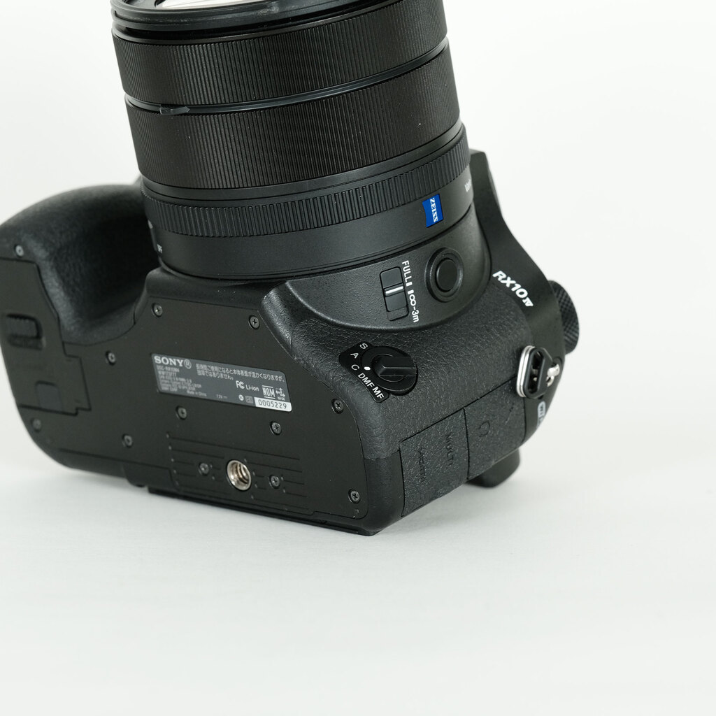 SONY Cyber-shot DSC-RX10M4