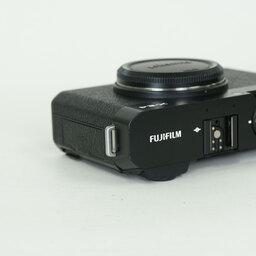 FUJIFILM X-E4