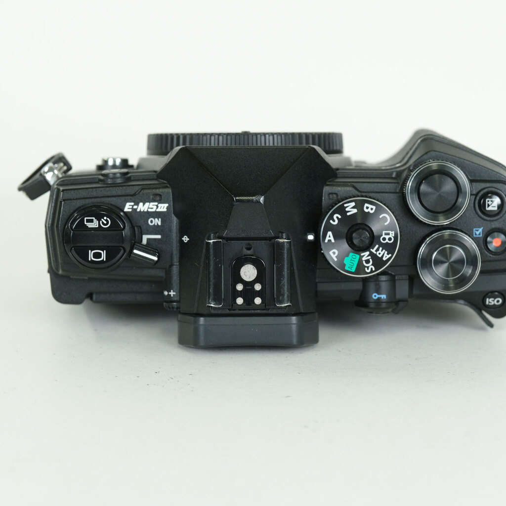 OLYMPUS OM-D E-M5 Mark III