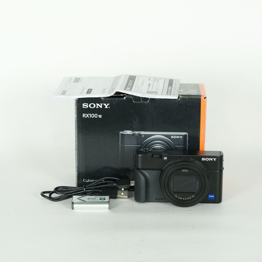 SONY Cyber-shot DSC-RX100M7 SONY Cyber-shot DSC-RX100M7