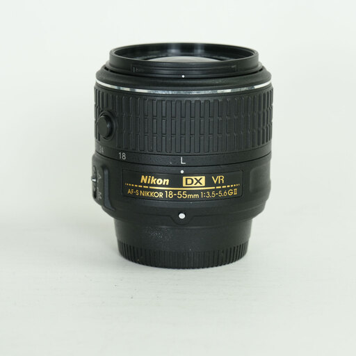 Nikon AF-S DX NIKKOR 18-55mm f3.5-5.6G VR II