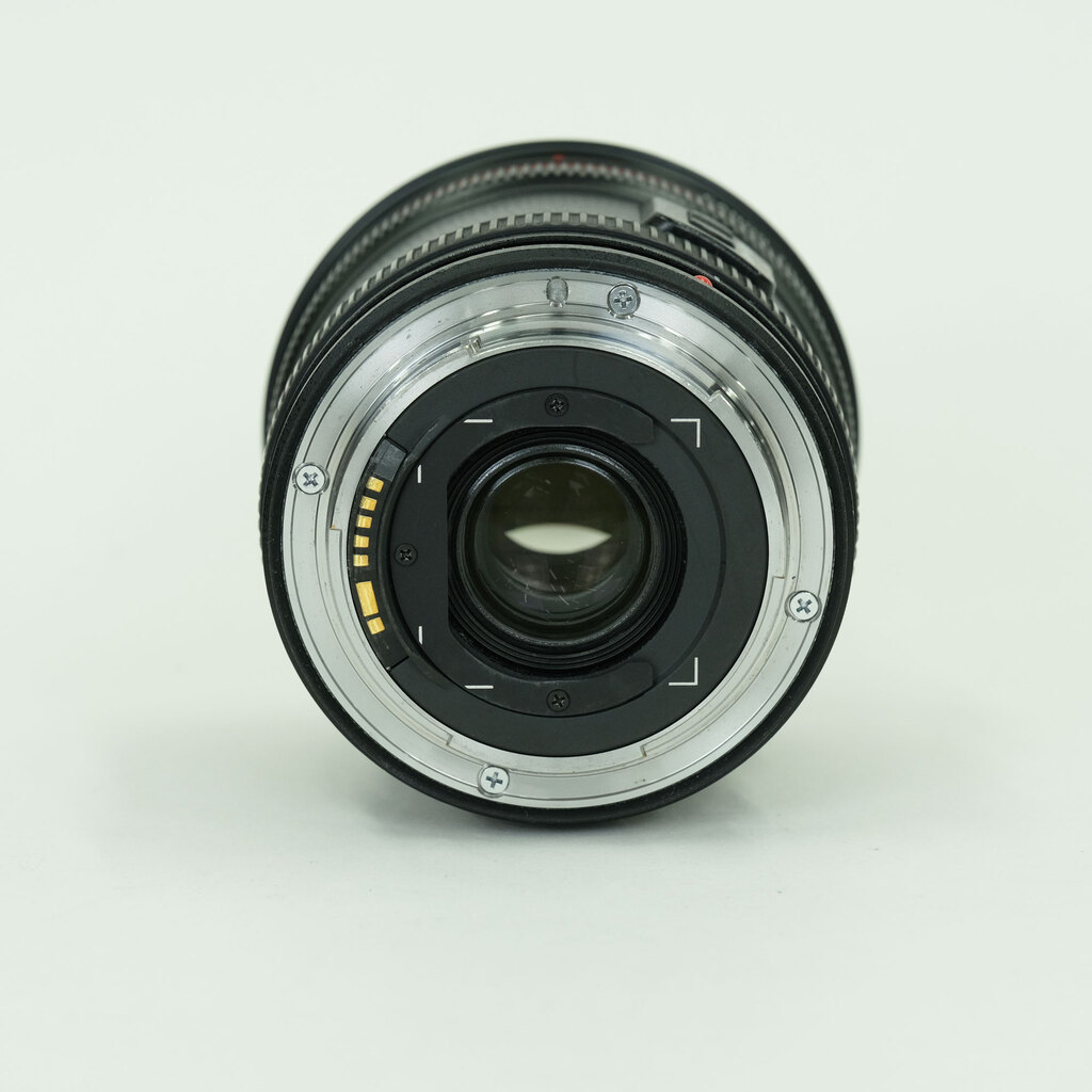 Canon EF8-15mm F4L フィッシュアイ USM Canon EF8-15mm F4L フィッシュアイ USM