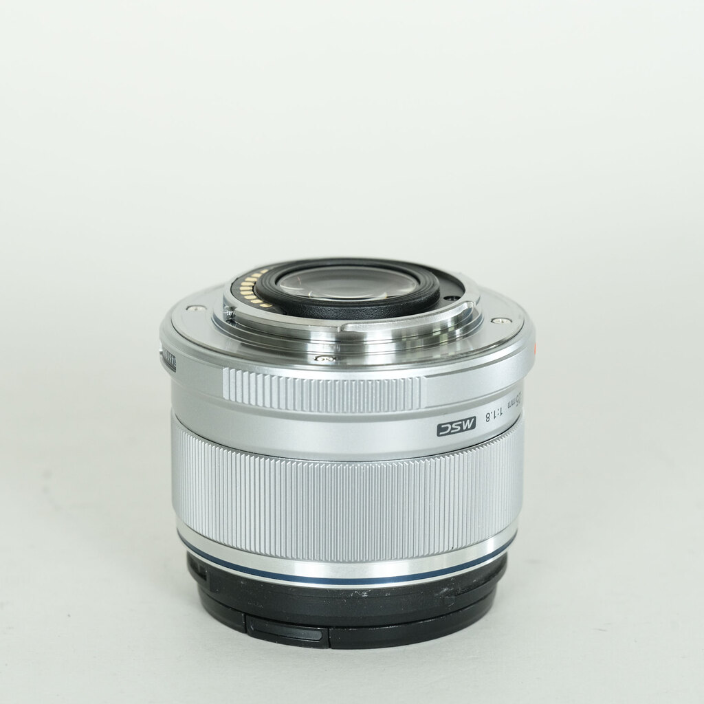 OLYMPUS M.ZUIKO DIGITAL 25mm F1.8 OLYMPUS M.ZUIKO DIGITAL 25mm F1.8