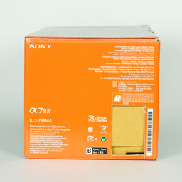 SONY α7RIV ボディ ILCE-7RM4A   【後期モデル 液晶下部にSONYロゴなし】