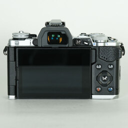 OLYMPUS OM-D E-M5 Mark II