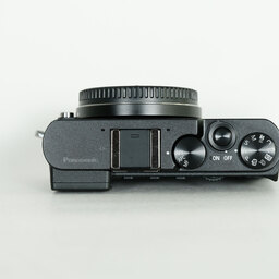 Panasonic LUMIX DMC-GM5ボディ ブラック