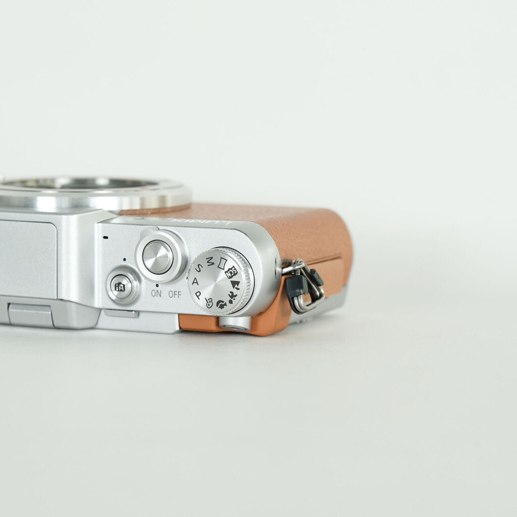 Panasonic LUMIX DMC-GF7W ダブルズームレンズキット ブラウンの出品