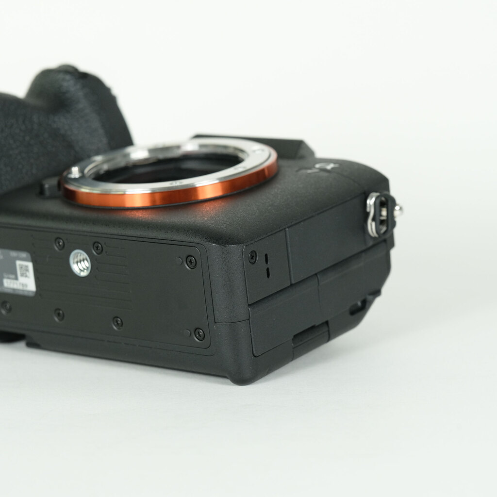 SONY α7 IV（ILCE-7M4）の出品 | ONE SCENE（ワンシーン）