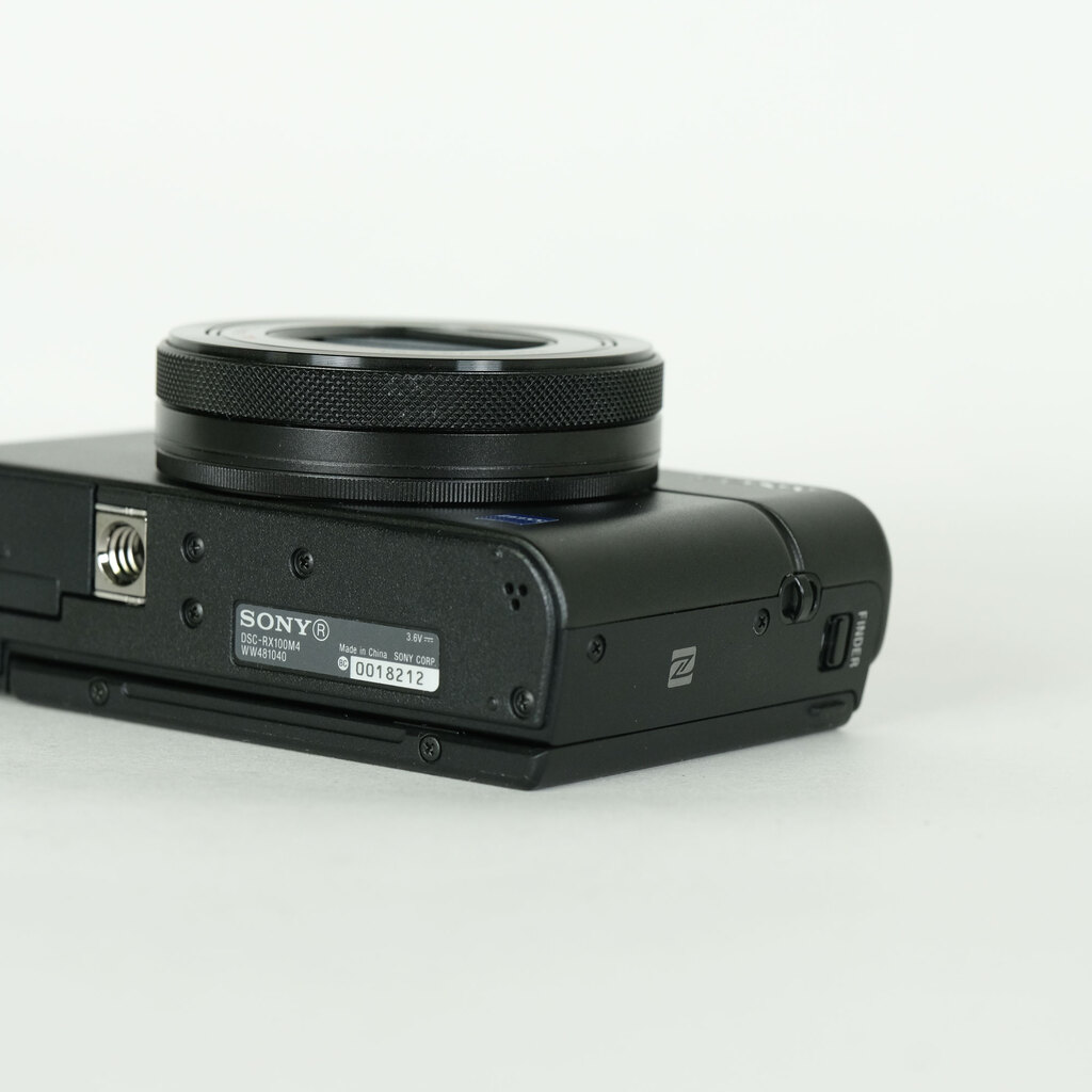 SONY Cyber-shot DSC-RX100M4