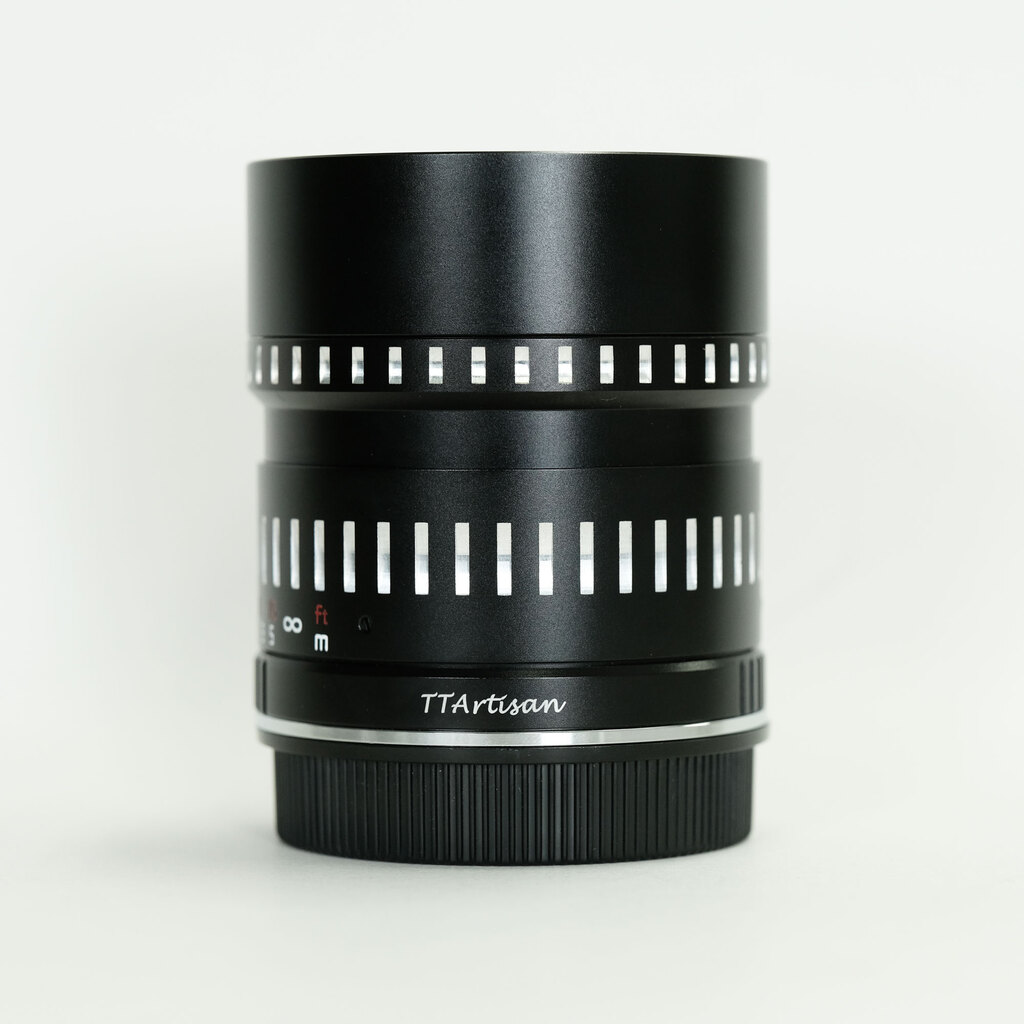 銘匠光学 TTArtisan 50mm F0.95 C (ライカSL/TL 用) ブラック×シルバー