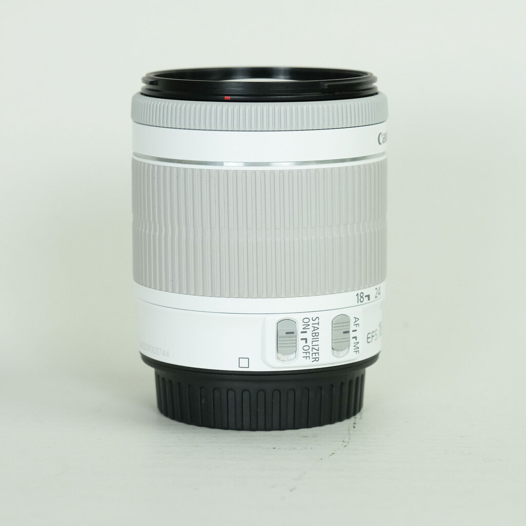 Canon EF-S18-55mm F3.5-5.6 IS STM ホワイト