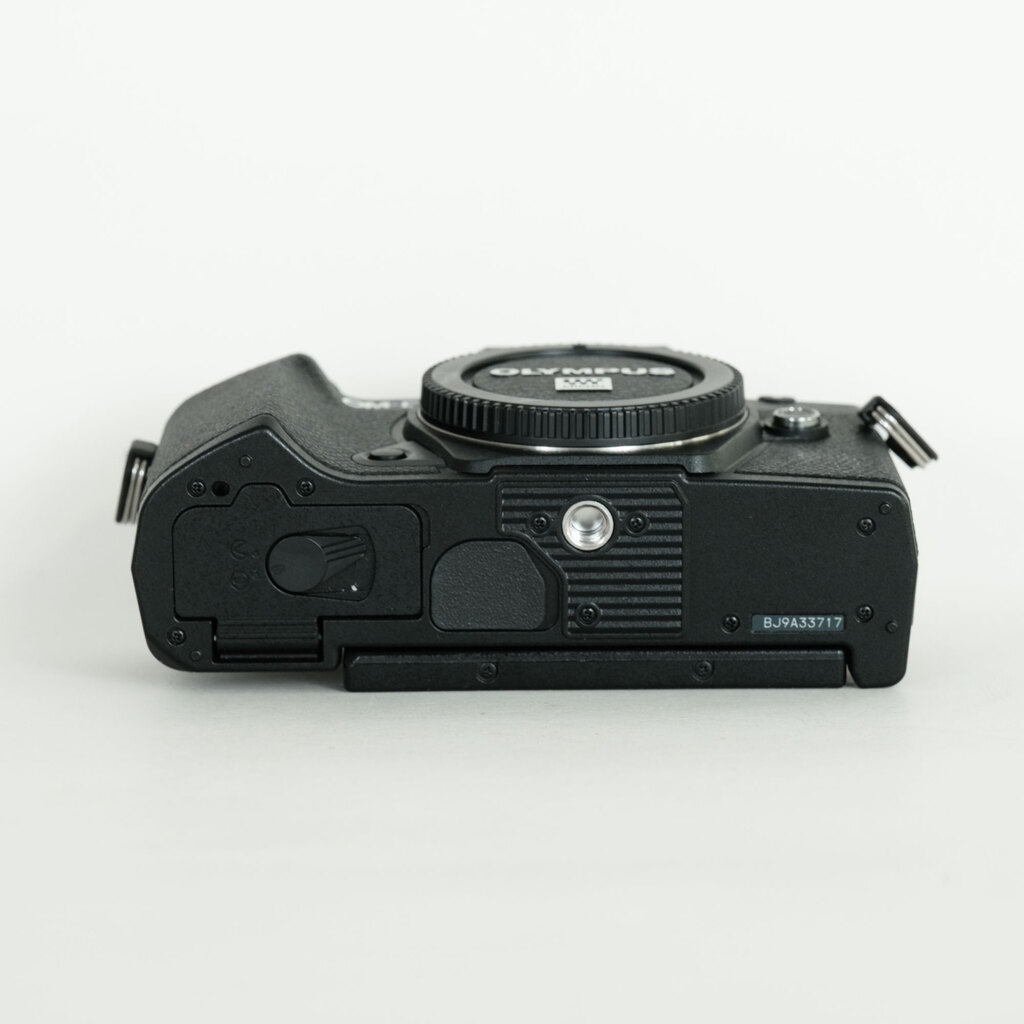 OLYMPUS OM-D E-M5 Mark III