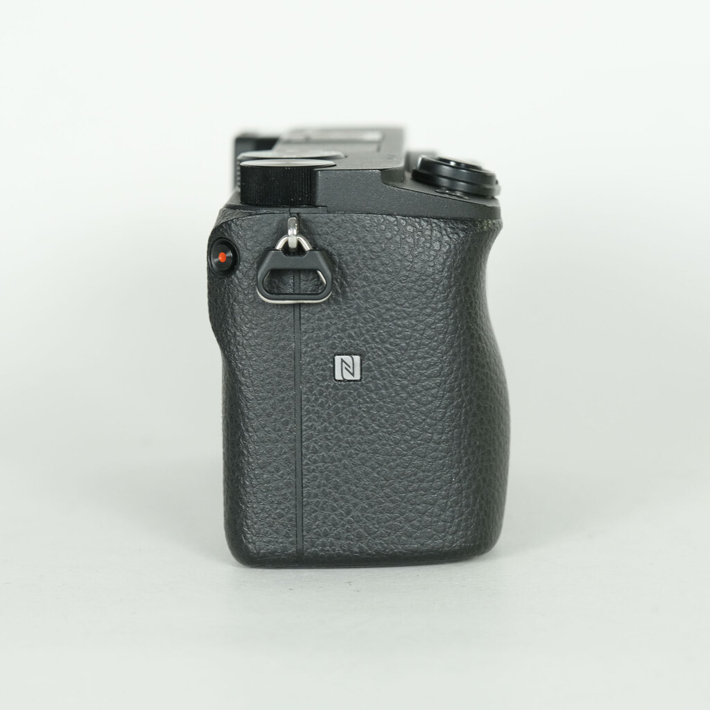 SONY α6300(ILCE-6300) SONY α6300(ILCE-6300)