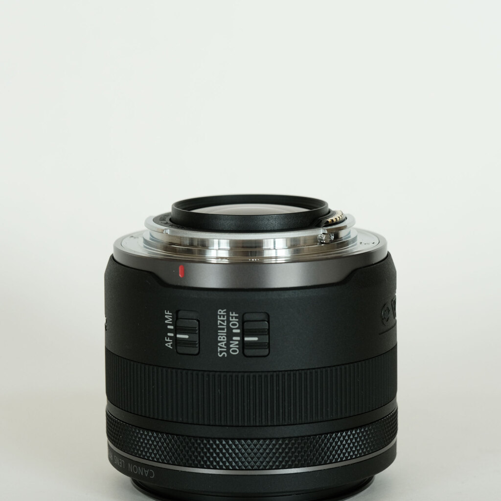 Canon RF35mm F1.8 MACRO IS STM