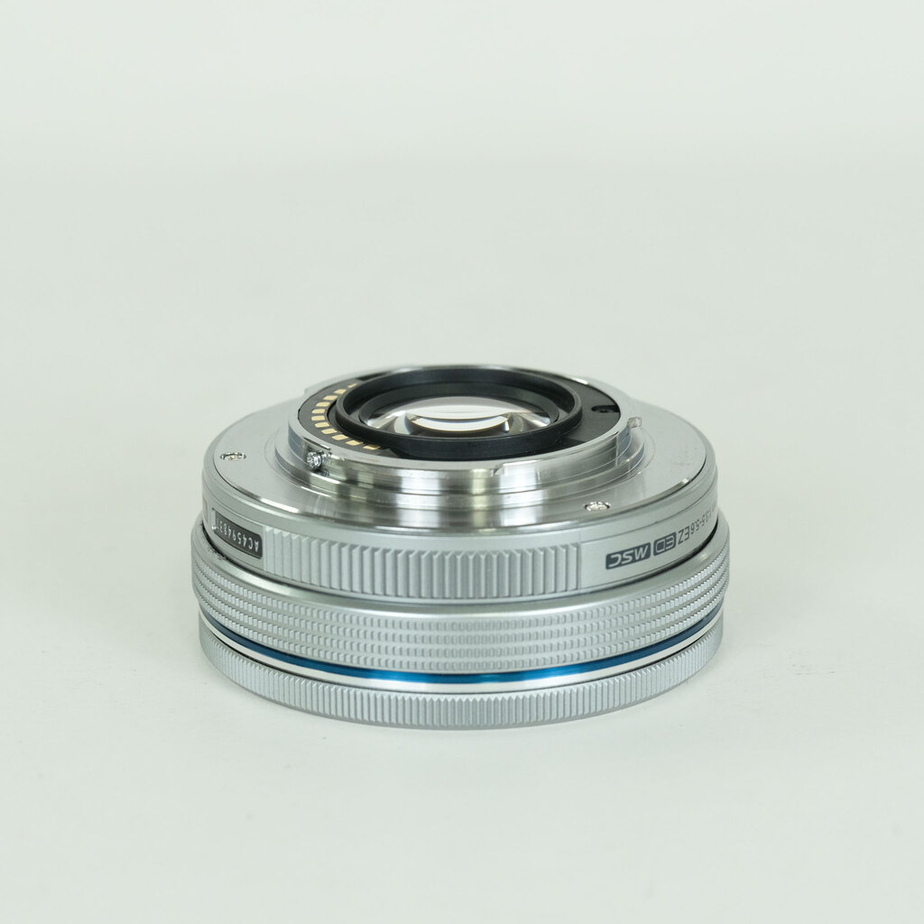 OLYMPUS M.ZUIKO DIGITAL ED 14-42mm F3.5-5.6 EZ シルバー OLYMPUS M.ZUIKO DIGITAL ED 14-42mm F3.5-5.6 EZ シルバー