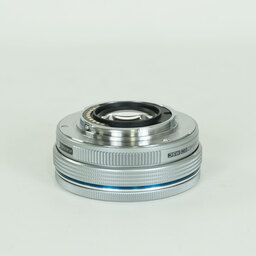 OLYMPUS M.ZUIKO DIGITAL ED 14-42mm F3.5-5.6 EZ シルバー OLYMPUS M.ZUIKO DIGITAL ED 14-42mm F3.5-5.6 EZ シルバー