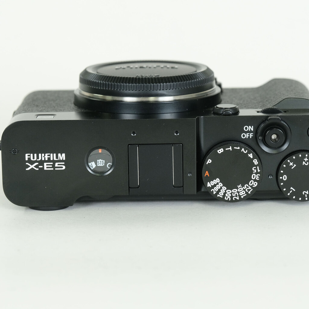 FUJIFILM X-E5