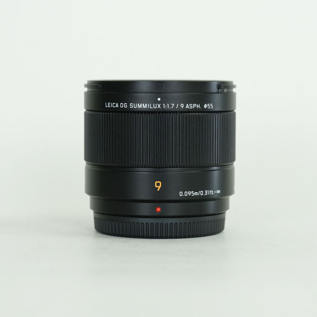 Panasonic LEICA DG SUMMILUX 9mm / F1.7 ASPH. Panasonic LEICA DG SUMMILUX 9mm / F1.7 ASPH.