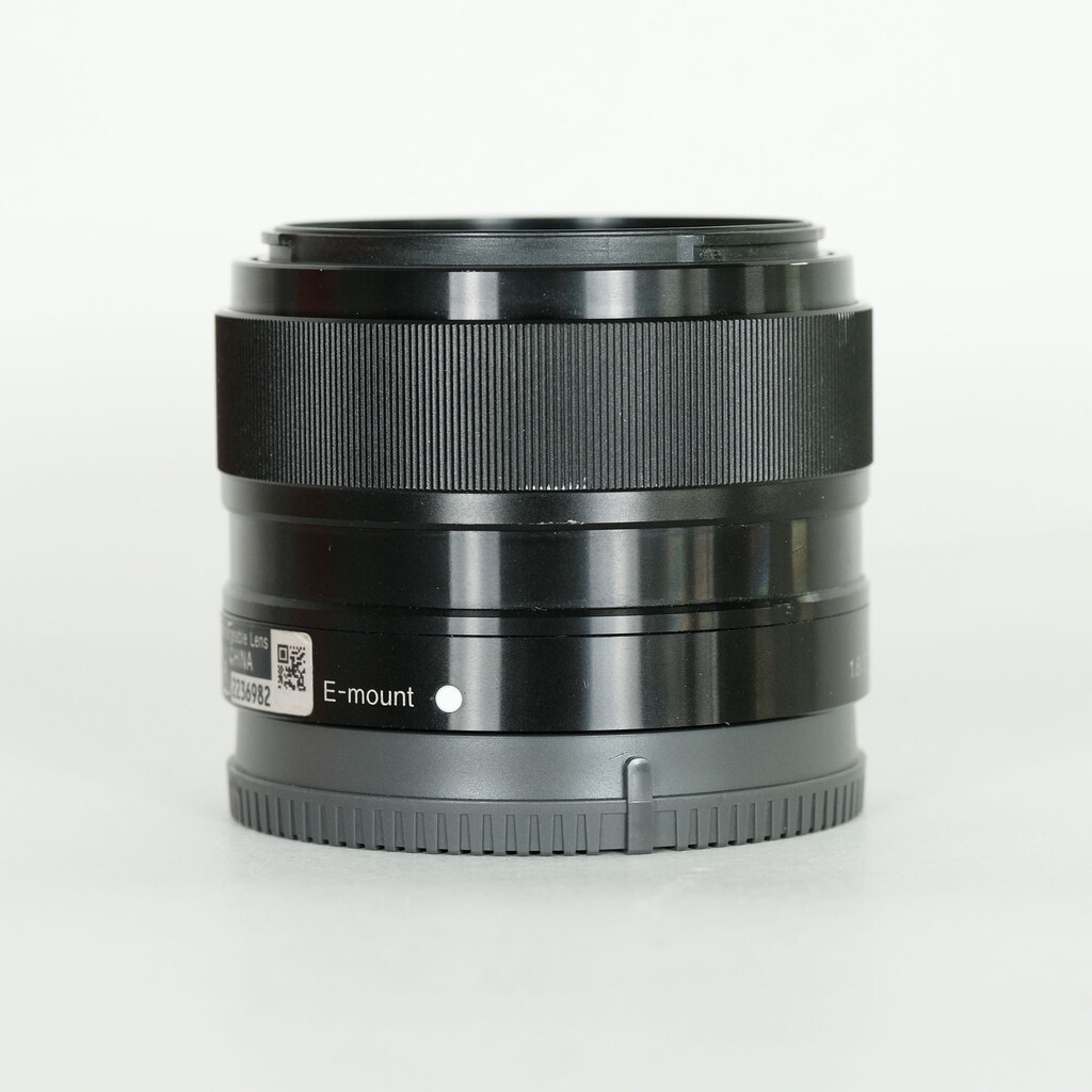 SONY E 35mm F1.8 OSS SEL35F18