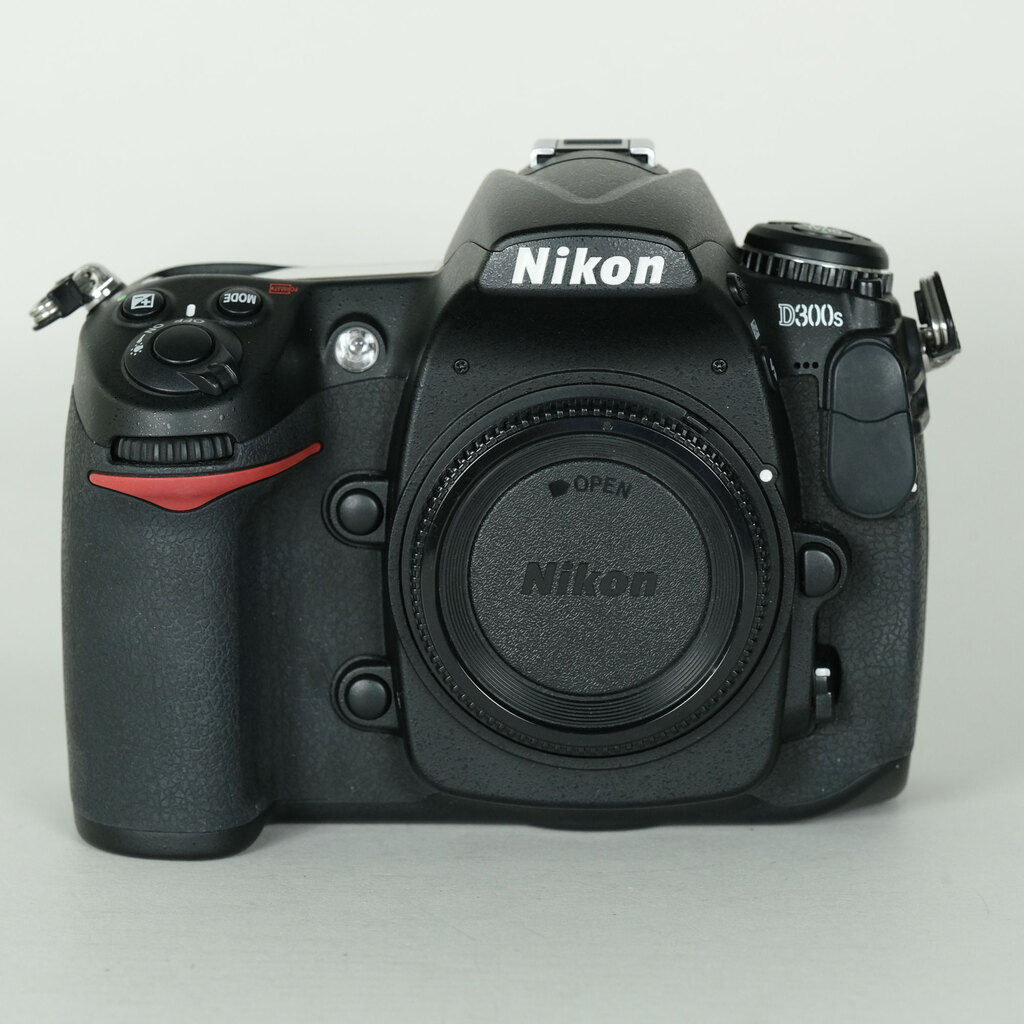 Nikon D300S ボディの出品 | ONE SCENE（ワンシーン）