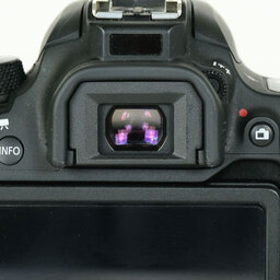 Canon EOS 9000D