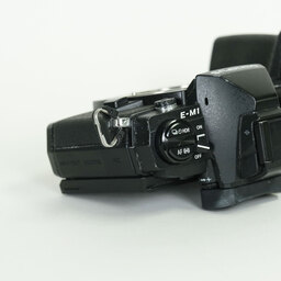 OLYMPUS OM-D E-M1