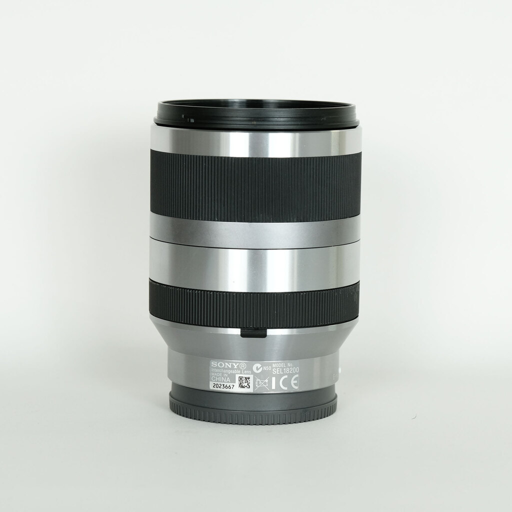 SONY E18-200mm F3.5-6.3 OSS SEL18200
