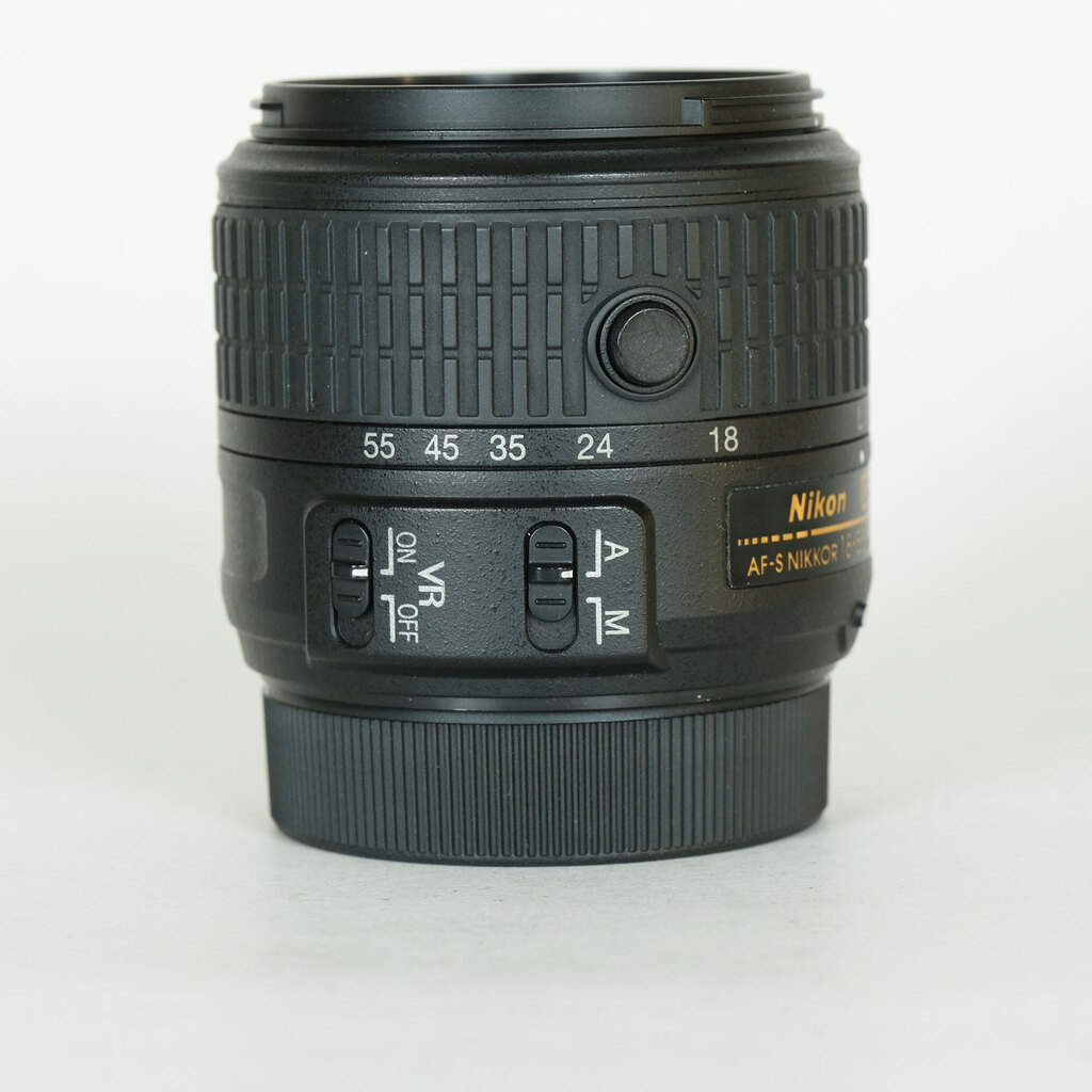 Nikon AF-S DX NIKKOR 18-55mm f3.5-5.6G VR II
