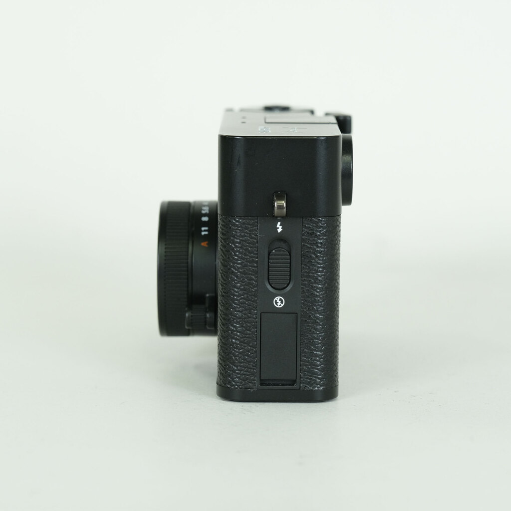 FUJIFILM X half X-HF1