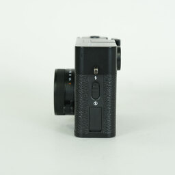 FUJIFILM X half X-HF1