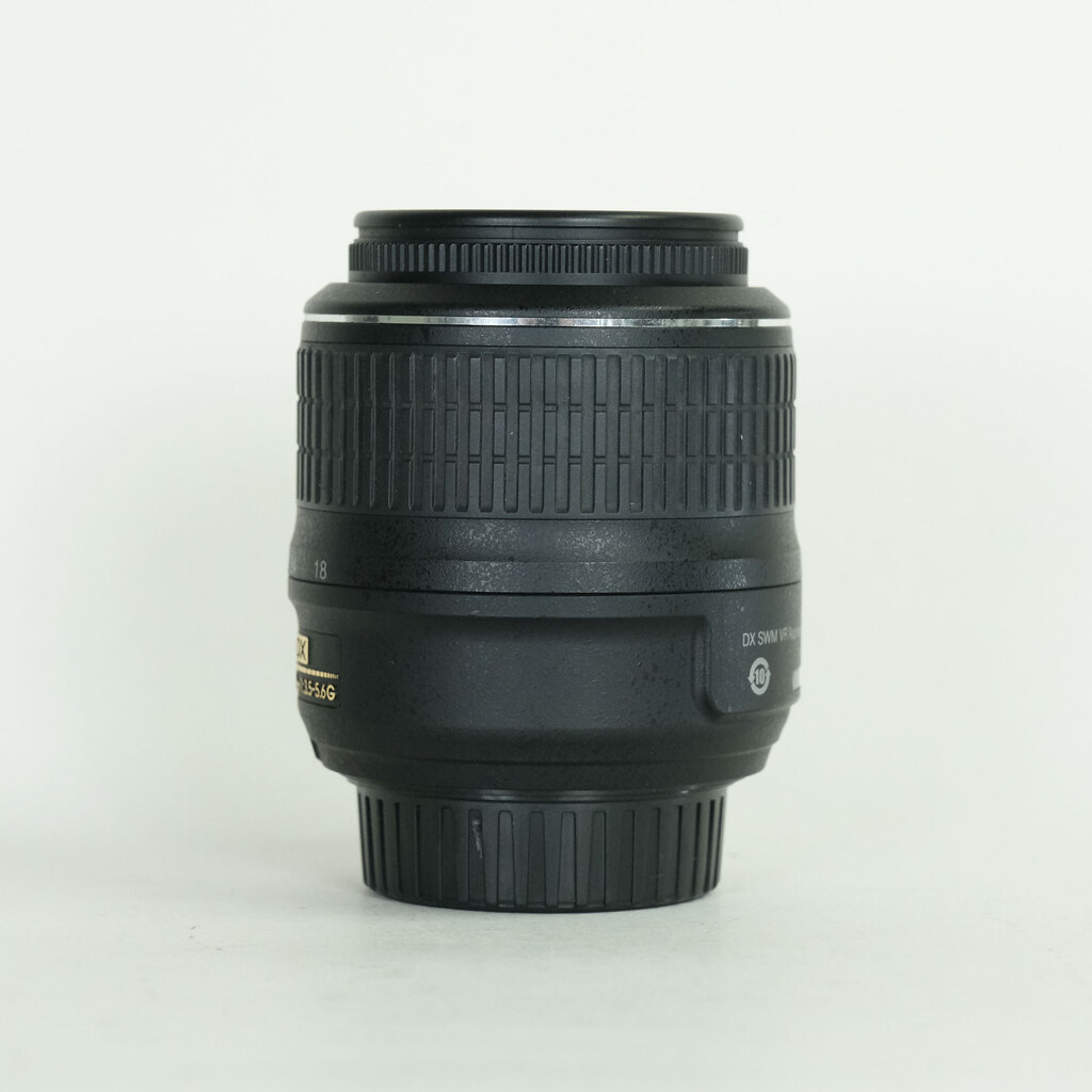 Nikon AF-S DX NIKKOR 18-55mm F3.5-5.6 G VR Nikon AF-S DX NIKKOR 18-55mm F3.5-5.6 G VR