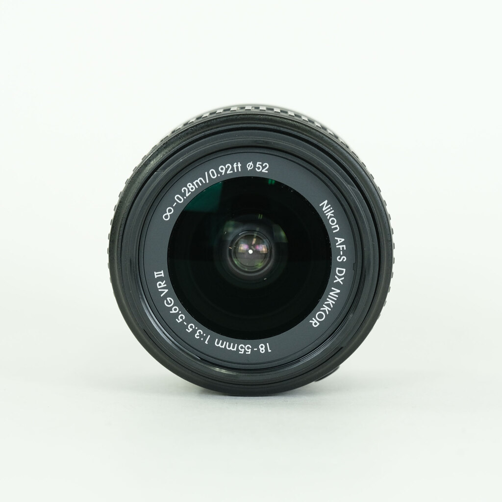 Nikon AF-S DX NIKKOR 18-55mm f3.5-5.6G VR II Nikon AF-S DX NIKKOR 18-55mm f3.5-5.6G VR II