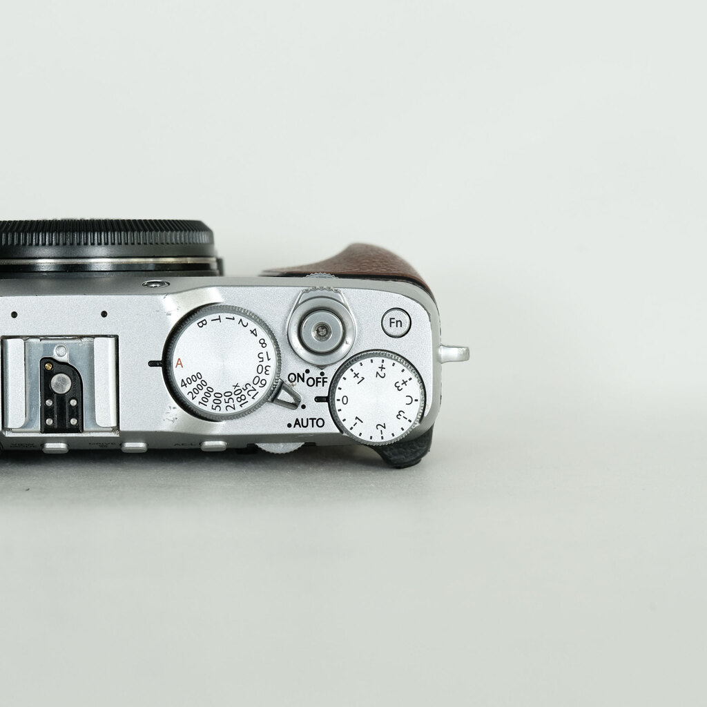 FUJIFILM X-E3 ボディ ブラウン