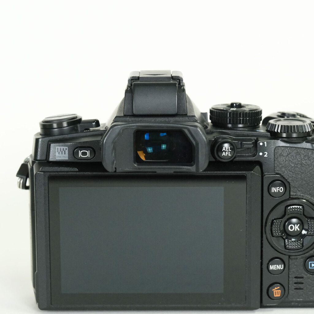 OLYMPUS OM-D E-M1