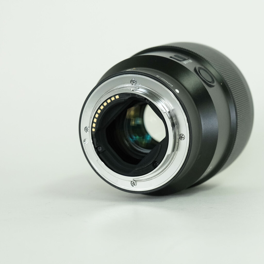 SONY FE 85mm F1.8 SEL85F18