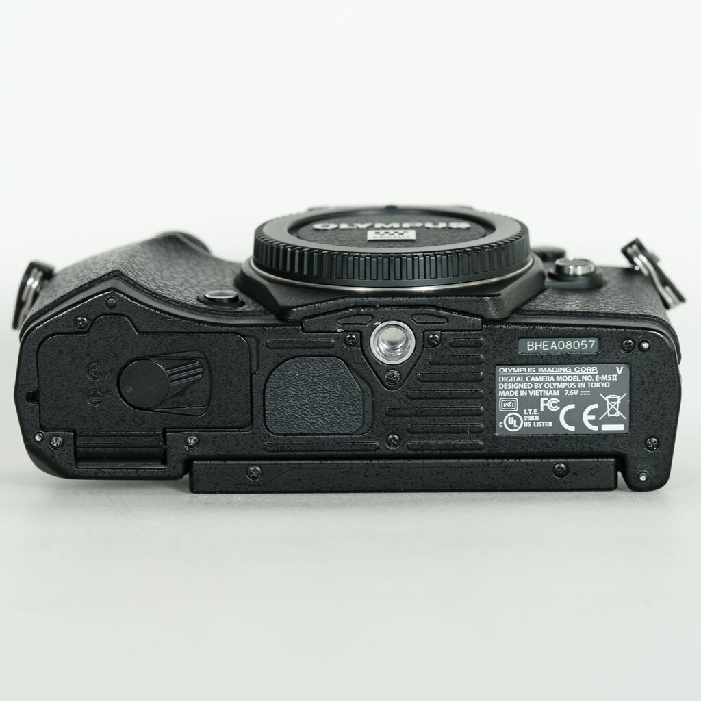 OLYMPUS OM-D E-M5 Mark II