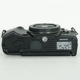 OLYMPUS OM-D E-M5 Mark II