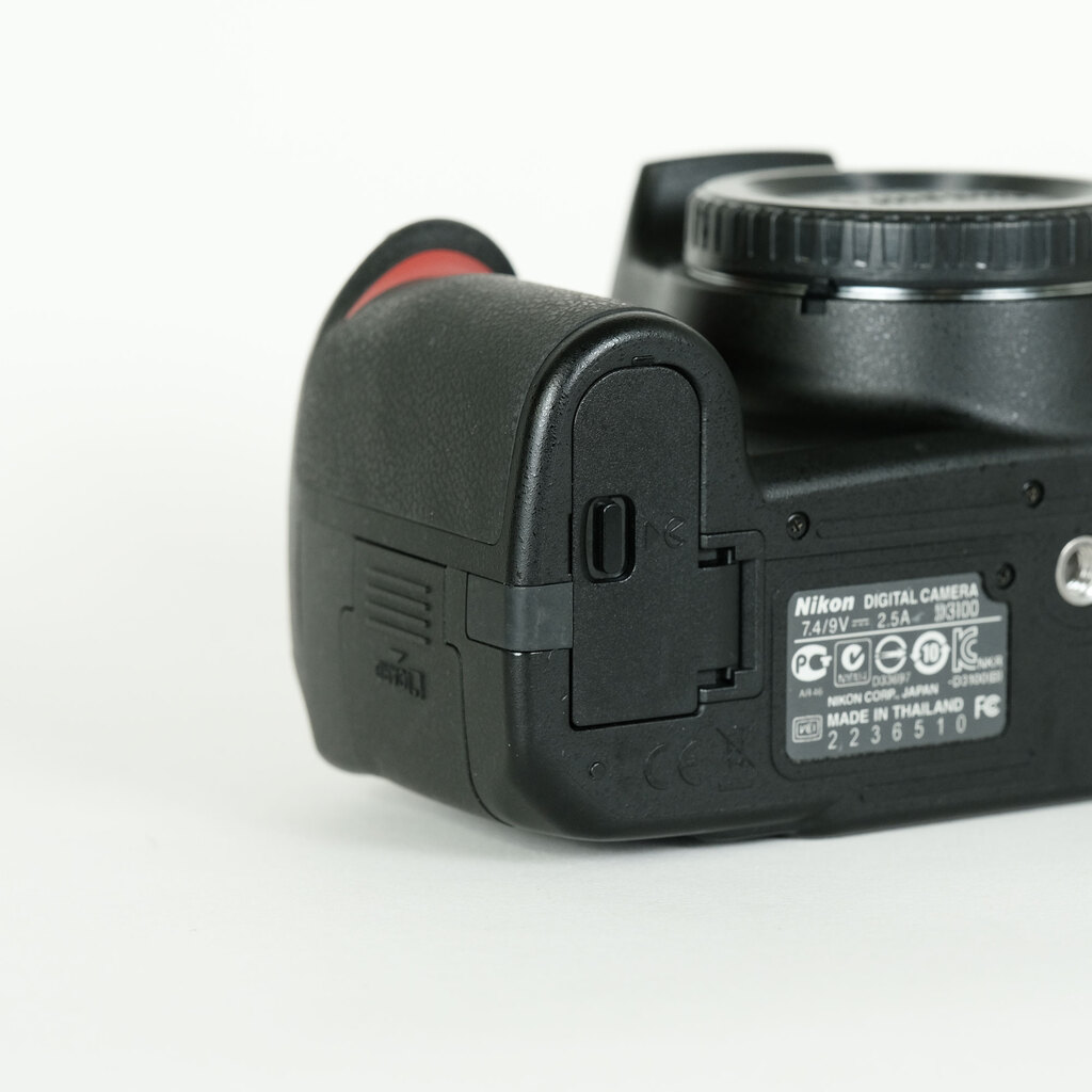 Nikon D3100 ボディ
